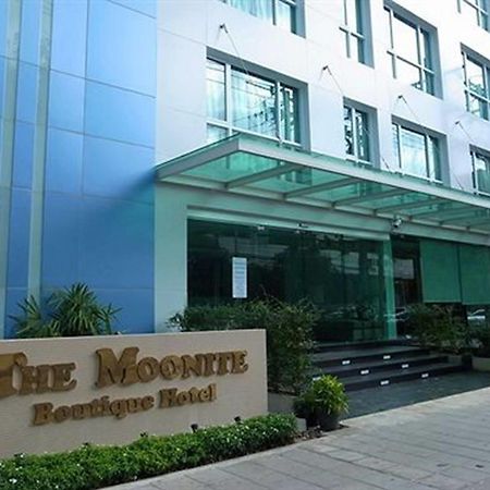 The Moonite Boutique Hotel Bangkok Bagian luar foto