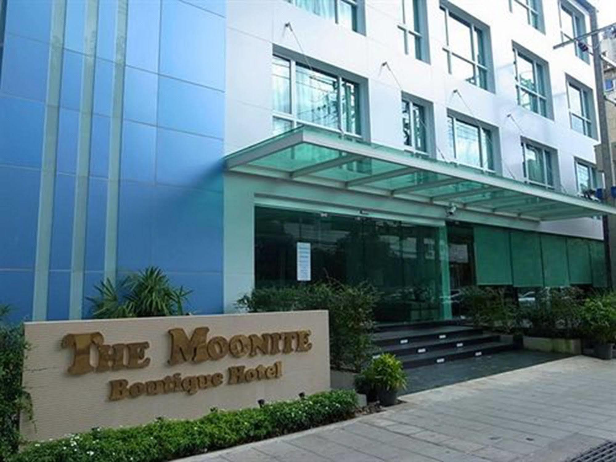 The Moonite Boutique Hotel Bangkok Bagian luar foto